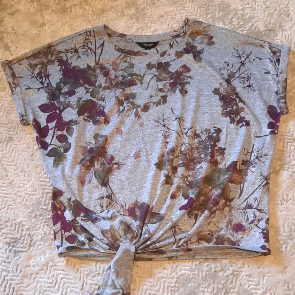 Simply Vera tie front shirt